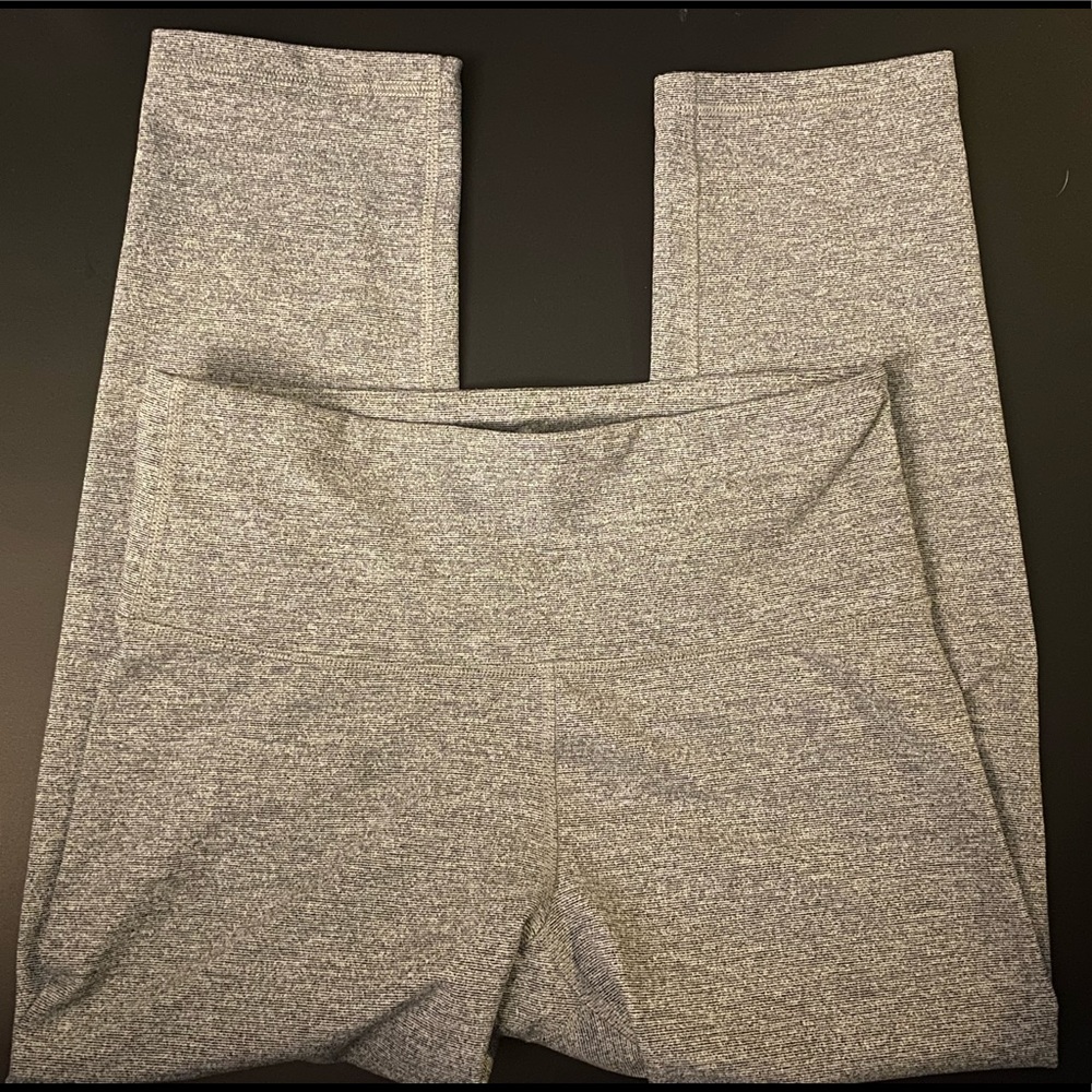 Old Navy Active Medium Gray Crop Leggings EUC